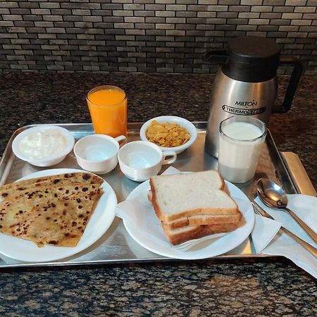 Hotel Radhe Continental Nainital Zewnętrze zdjęcie
