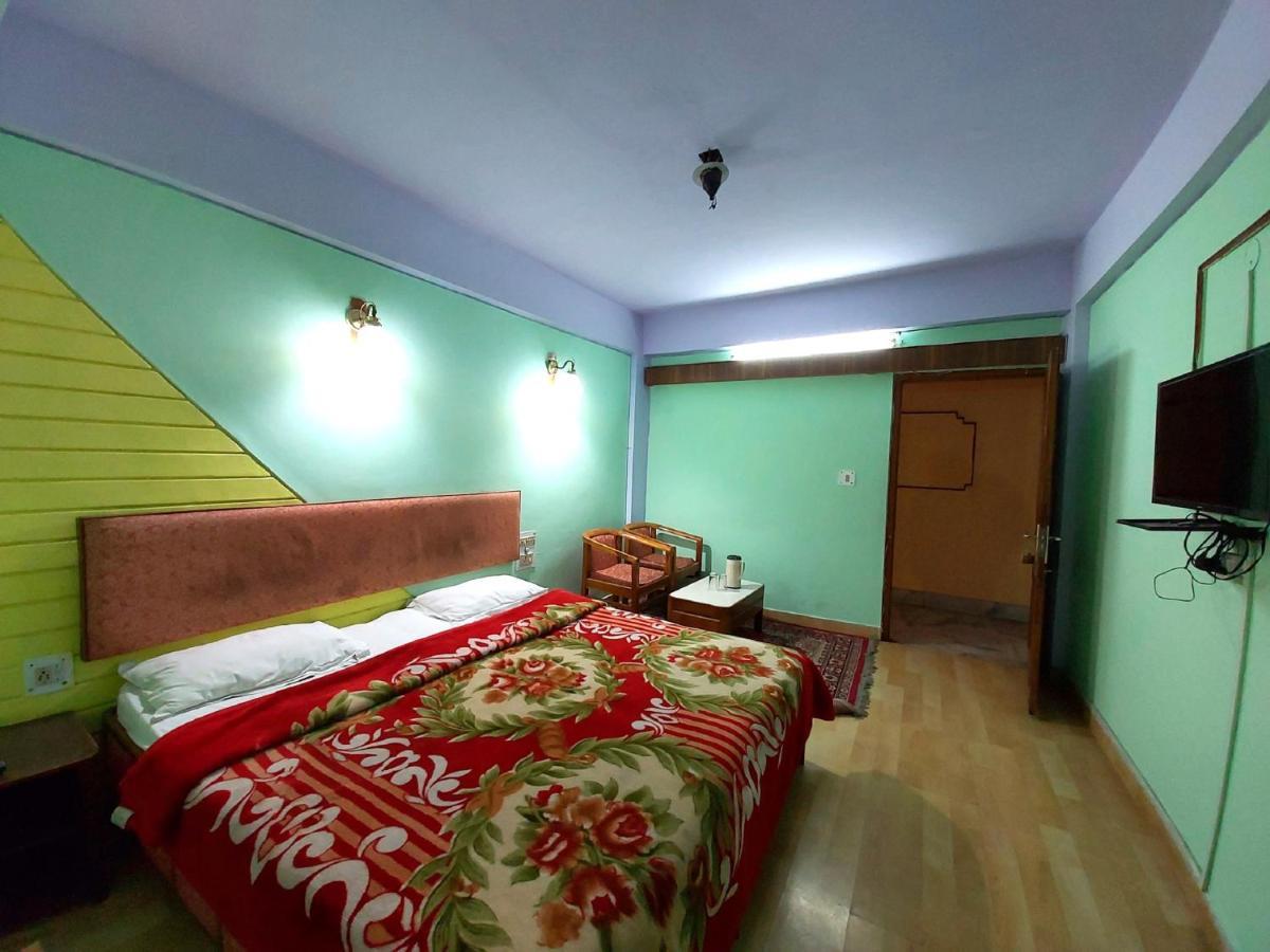 Hotel Radhe Continental Nainital Zewnętrze zdjęcie