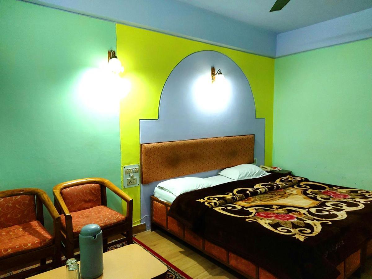 Hotel Radhe Continental Nainital Zewnętrze zdjęcie
