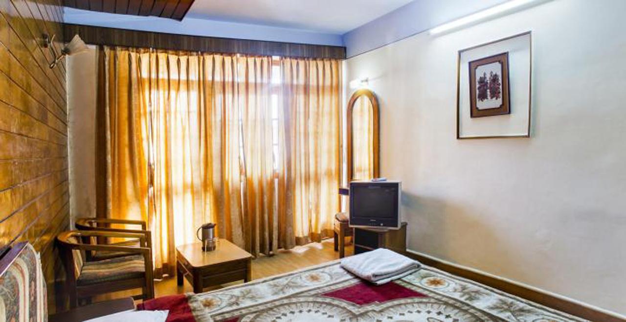 Hotel Radhe Continental Nainital Zewnętrze zdjęcie